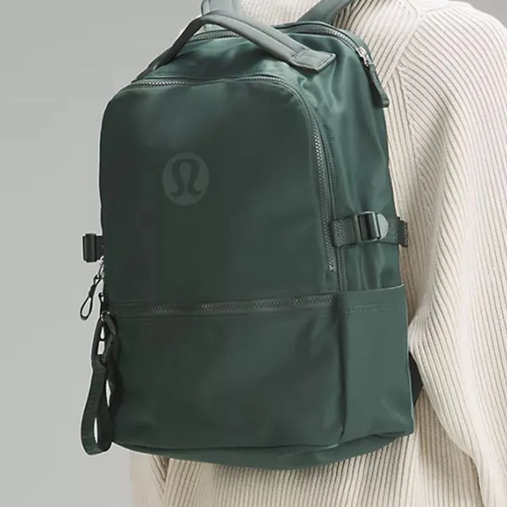 New Crew Lululemon Backpack 22L
